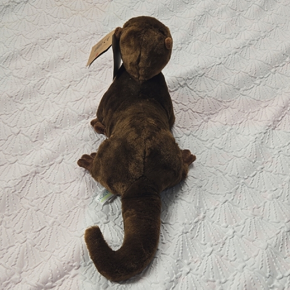 Destination Nation Plush Otter - Picture 4 of 6